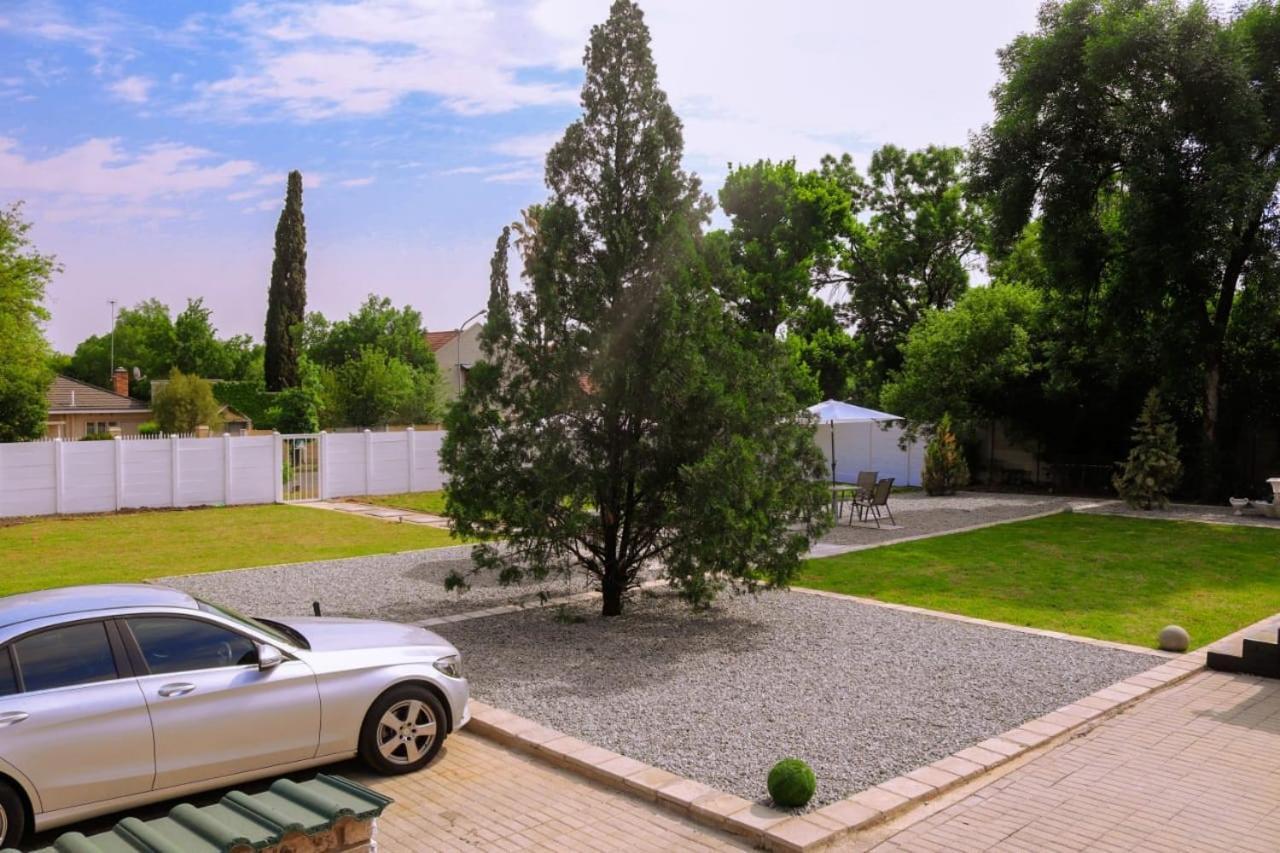 La Capucine Hotel Kroonstad Exterior photo